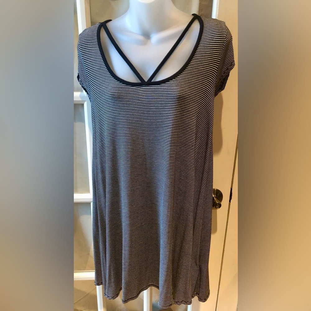 Derek heart women’s cutout short sleeve striped flowy dress in size small